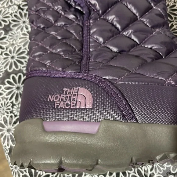 NWOT - The North Face Thermoball women’s boots size 9 color purple - Picture 8 of 12